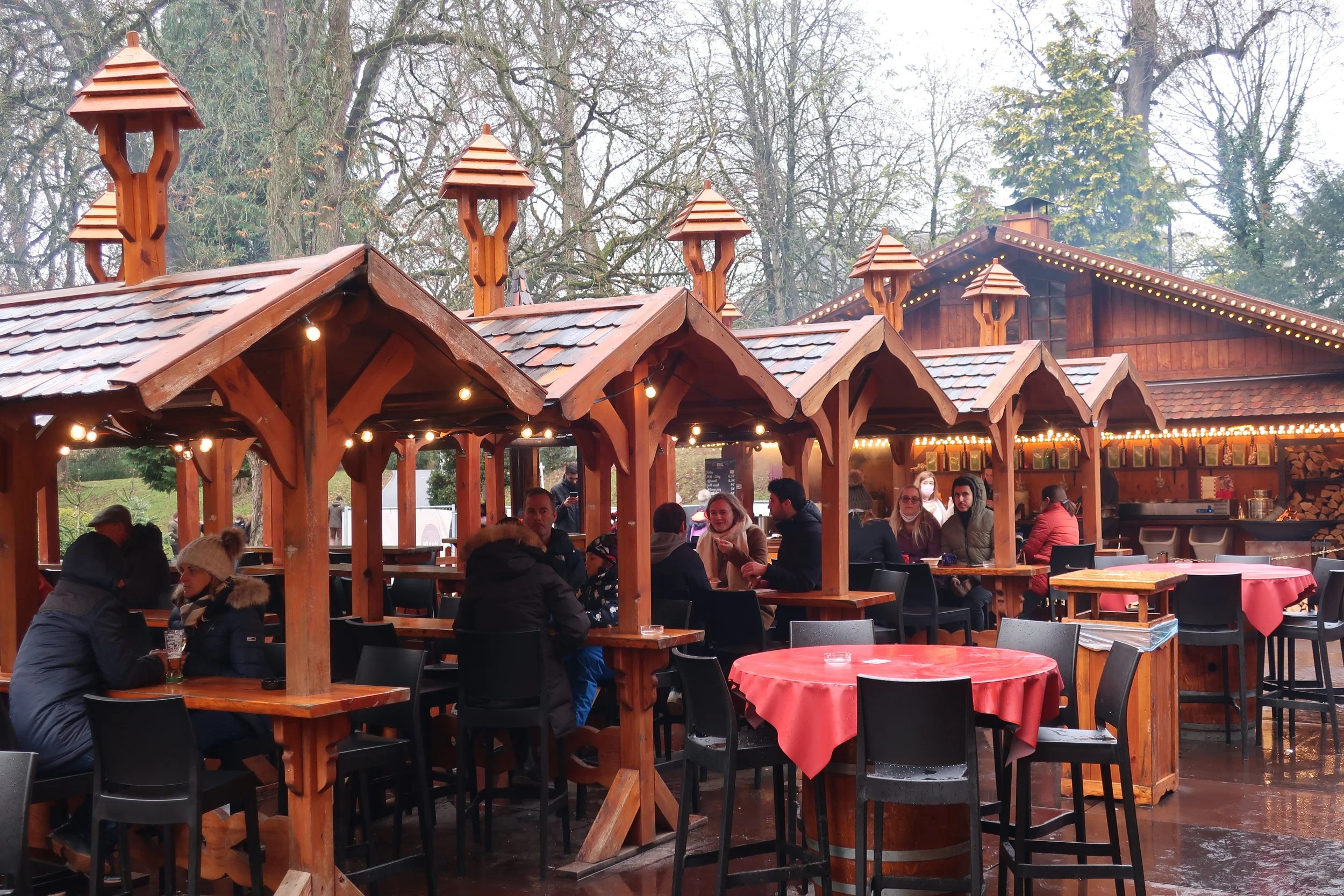  Luxembourg 2021--Kinnekswiss Meadow Ice Rink--Holiday Decorations with food and drink 