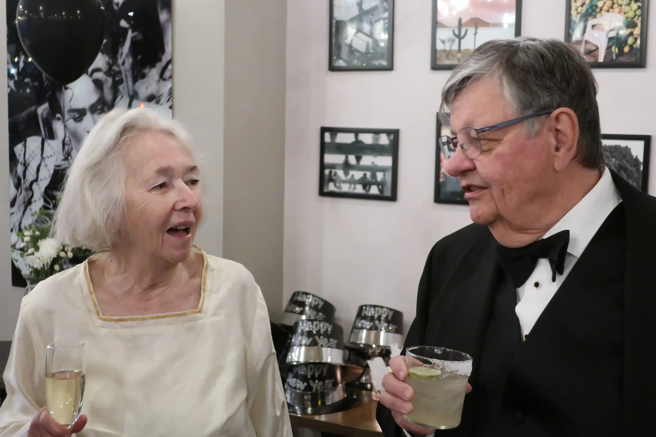  DC--Paraiso--New Year's Eve 2024--Cocktail Hour before dinner--Carrol Kindel and Bob Hillman 