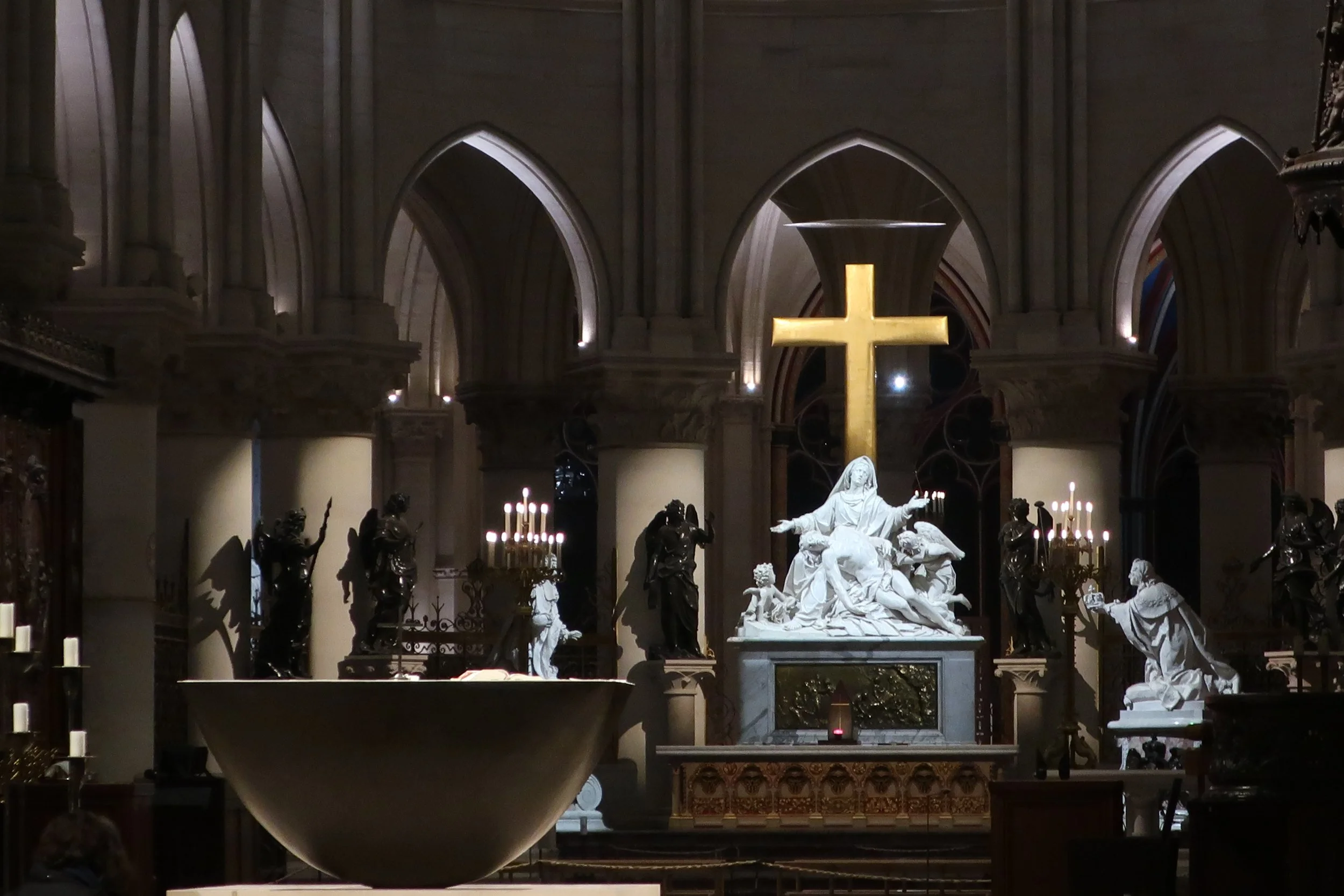  Paris--Spring 2025--Notre Dame, The Choir and altar 