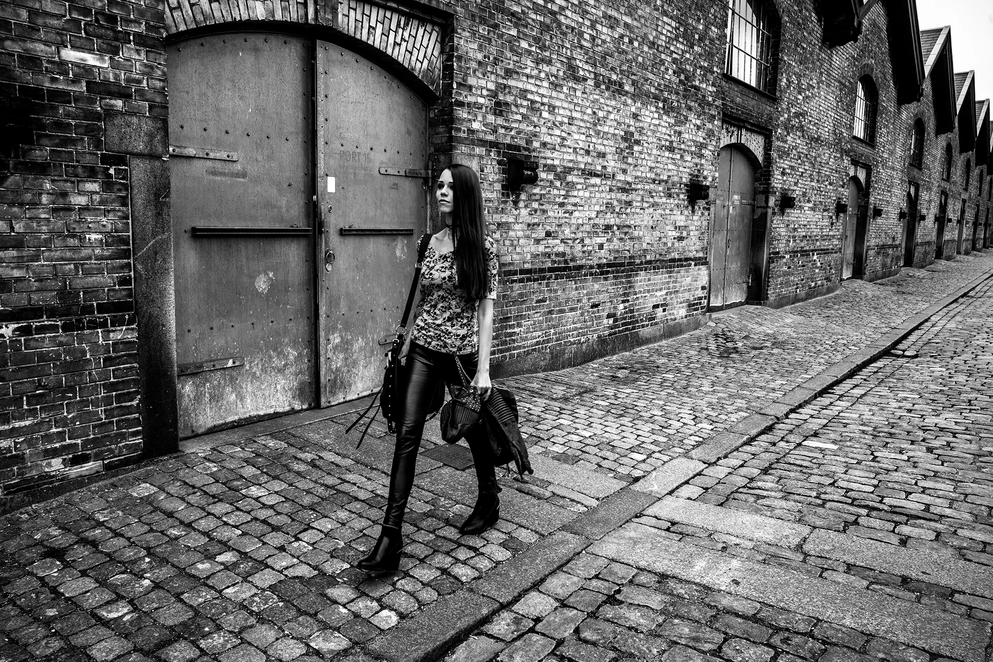 Im trying to use the 28mm more and getting some more dynamics into the photographs than the usual 35mm I use the most. (Leica M10 + Leica 28mm Summicron 2.0 ASPH)