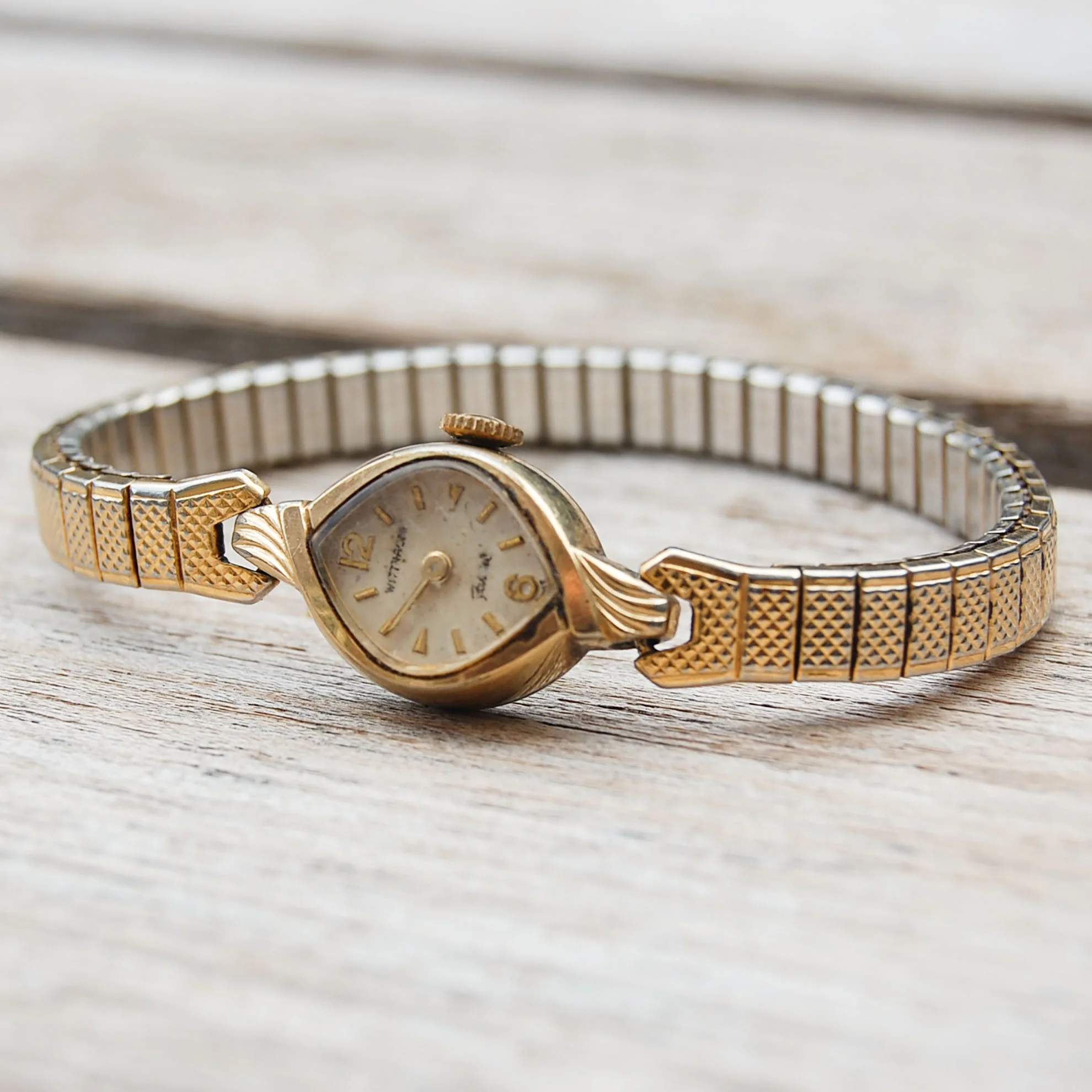 Vintage Jewelry, Vintage Watches, Restored Gold and Silver Earrings, Vintage Watches.