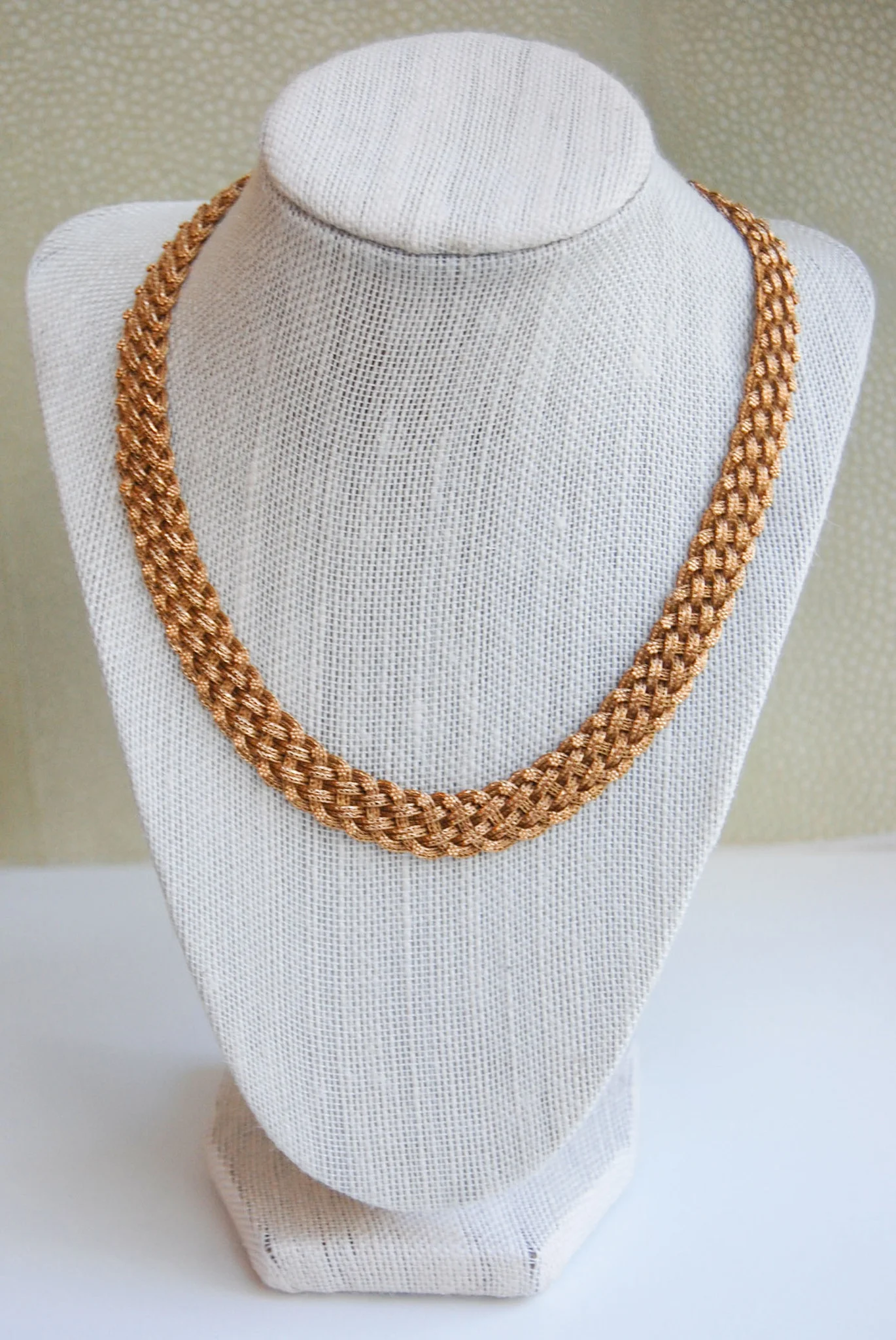 Vintage Jewelry, Vintage Necklaces, Restored Gold and Silver Necklaces, Vintage Diamonds.