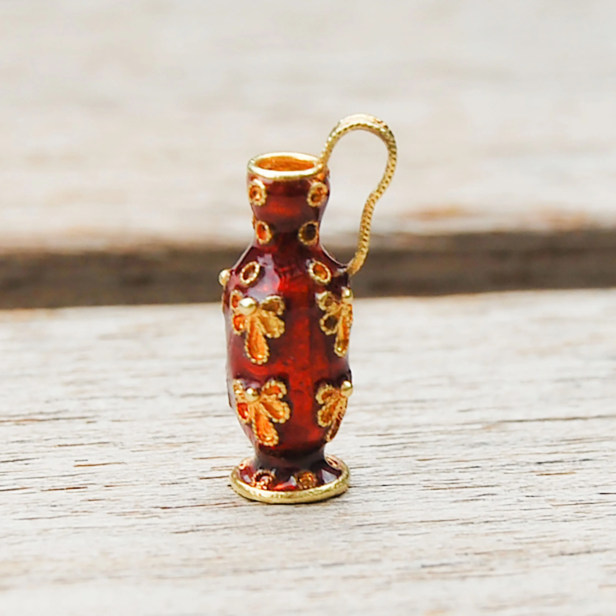 Vintage Jewelry, Vintage Pendants, Vintage Charms, Restored Gold and Silver Charms, Vintage Diamonds.