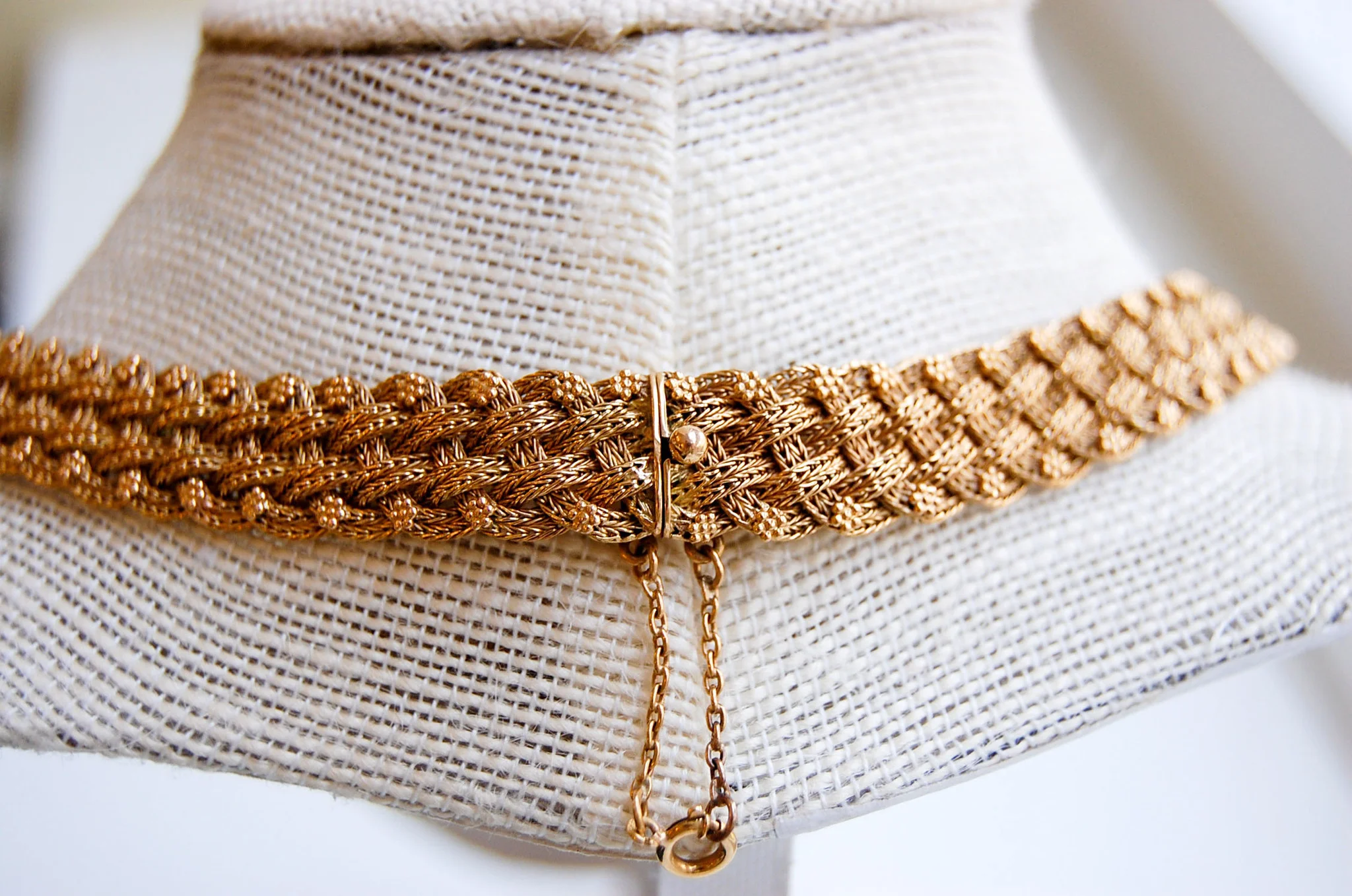 Vintage Jewelry, Vintage Necklaces, Restored Gold and Silver Necklaces, Vintage Diamonds.