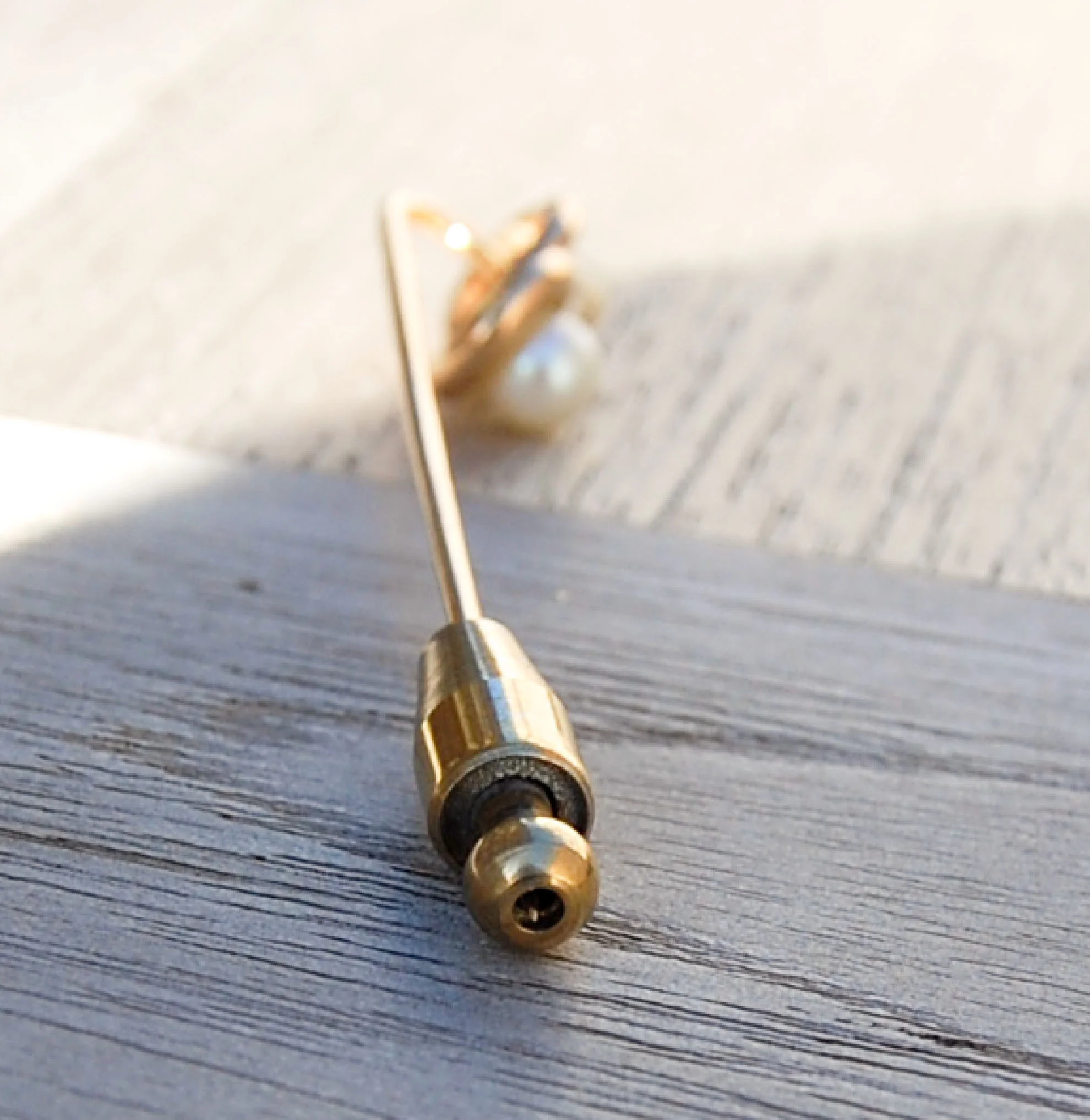 Vintage Jewelry, Vintage Brooches, Restored Gold and Silver Brooches, Vintage Diamonds.