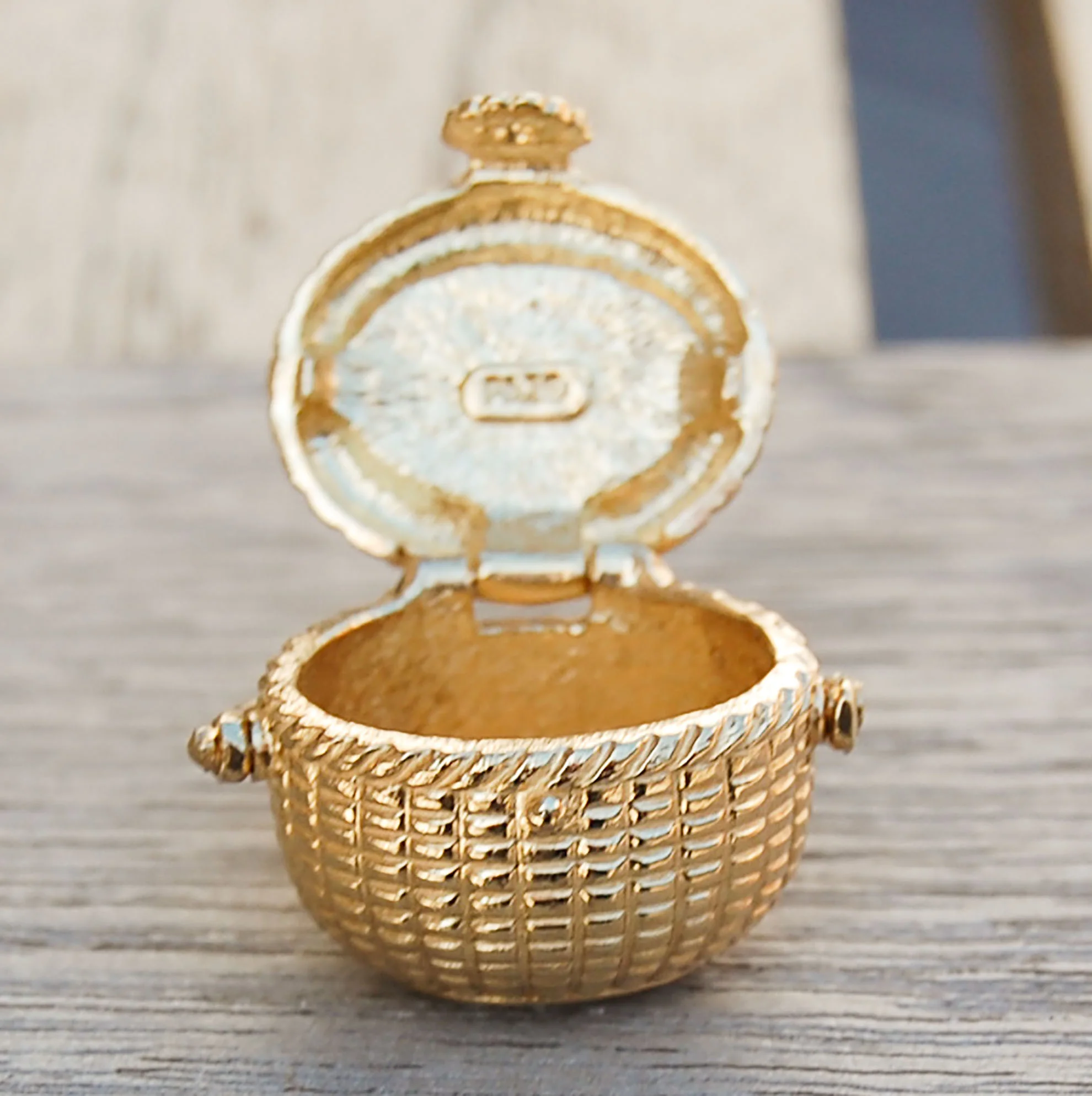 Vintage Jewelry, Vintage Pendants, Vintage Charms, Restored Gold and Silver Charms, Vintage Diamonds.