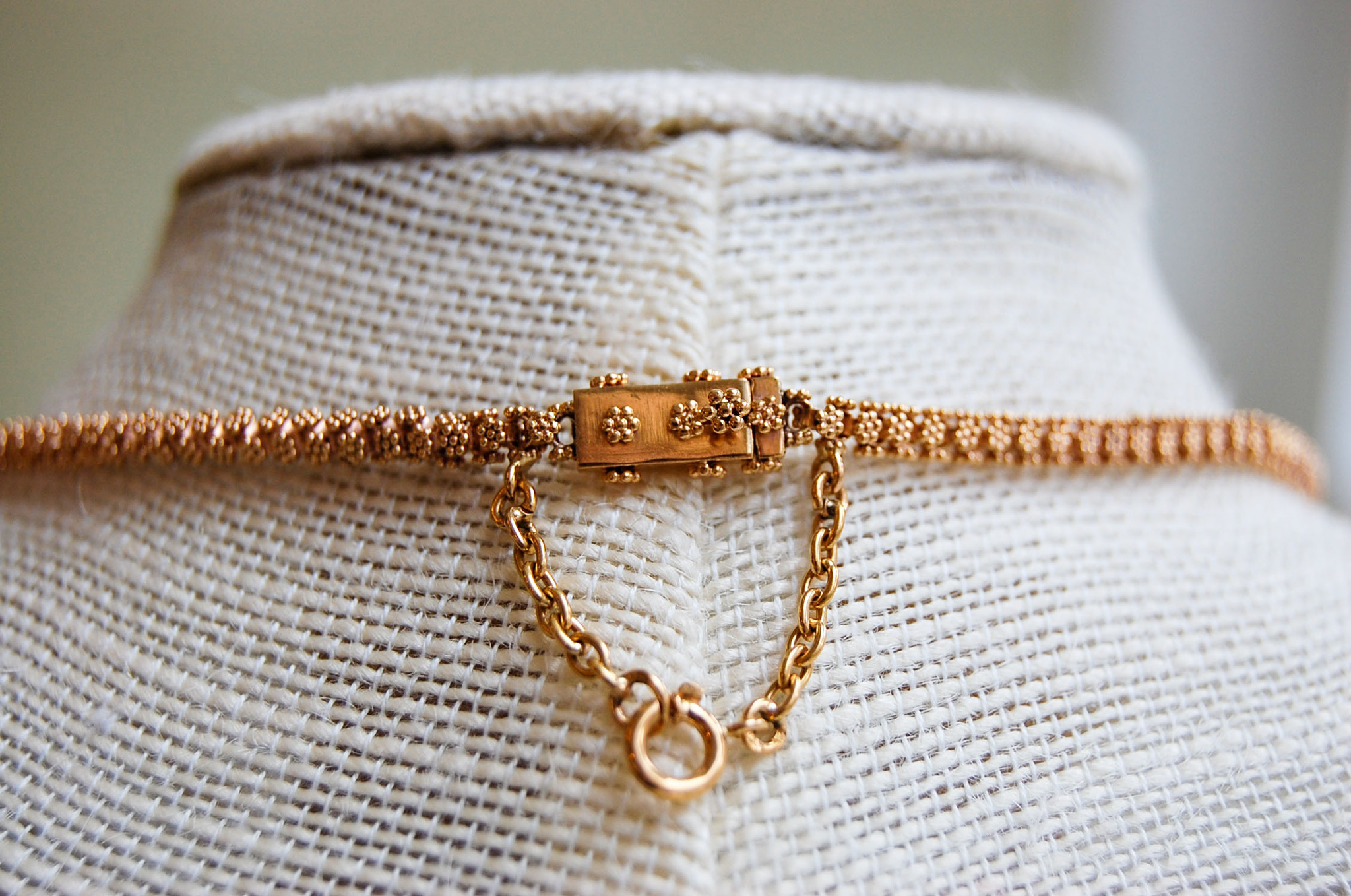 Vintage Jewelry, Vintage Necklaces, Restored Gold and Silver Necklaces, Vintage Diamonds.