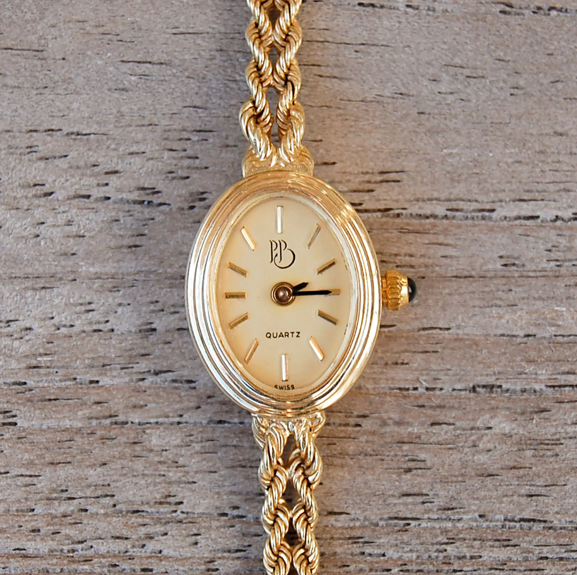 Vintage Jewelry, Vintage Watches, Restored Gold and Silver Earrings, Vintage Watches.