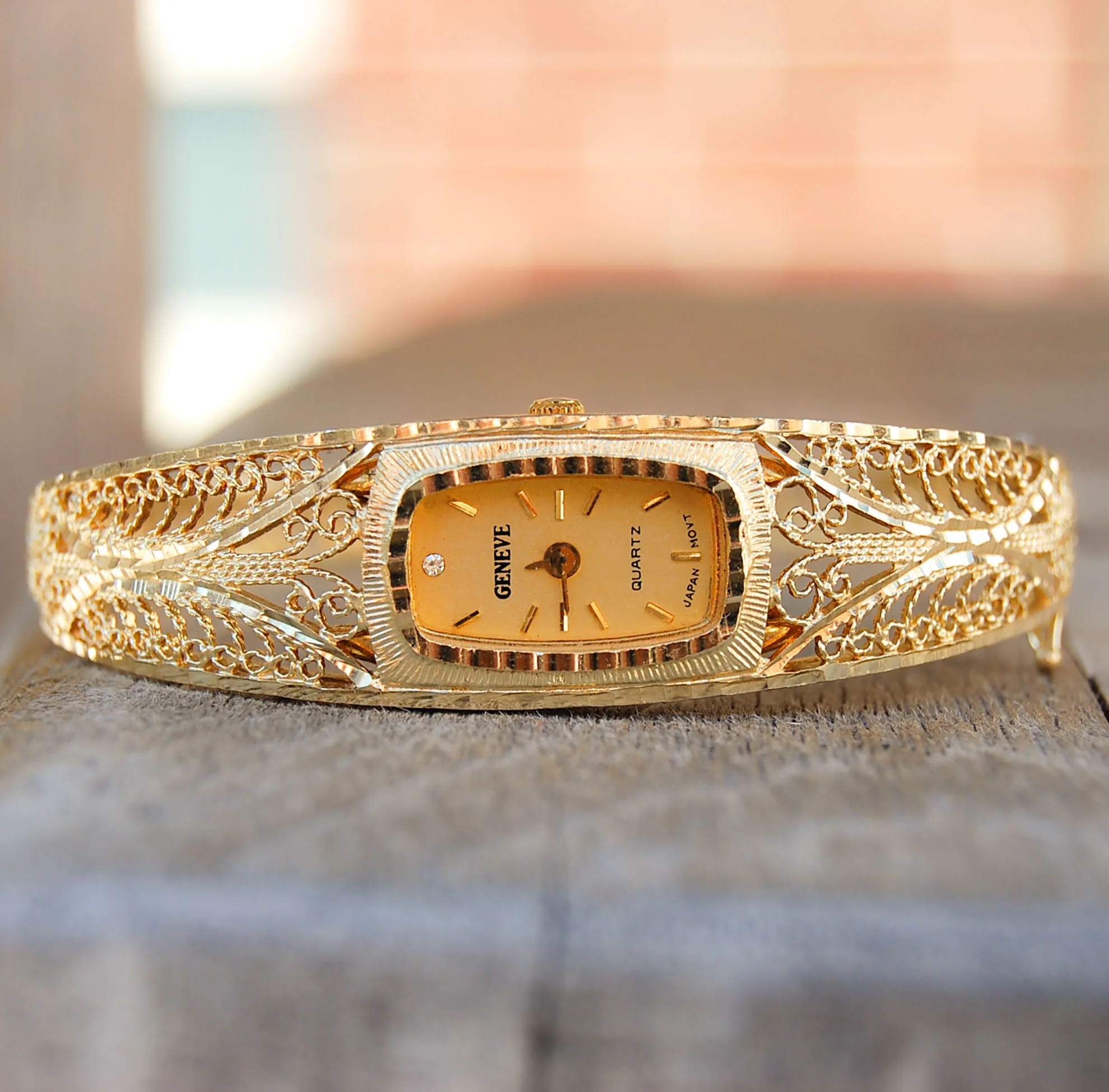 Vintage Jewelry, Vintage Watches, Restored Gold and Silver Earrings, Vintage Watches.