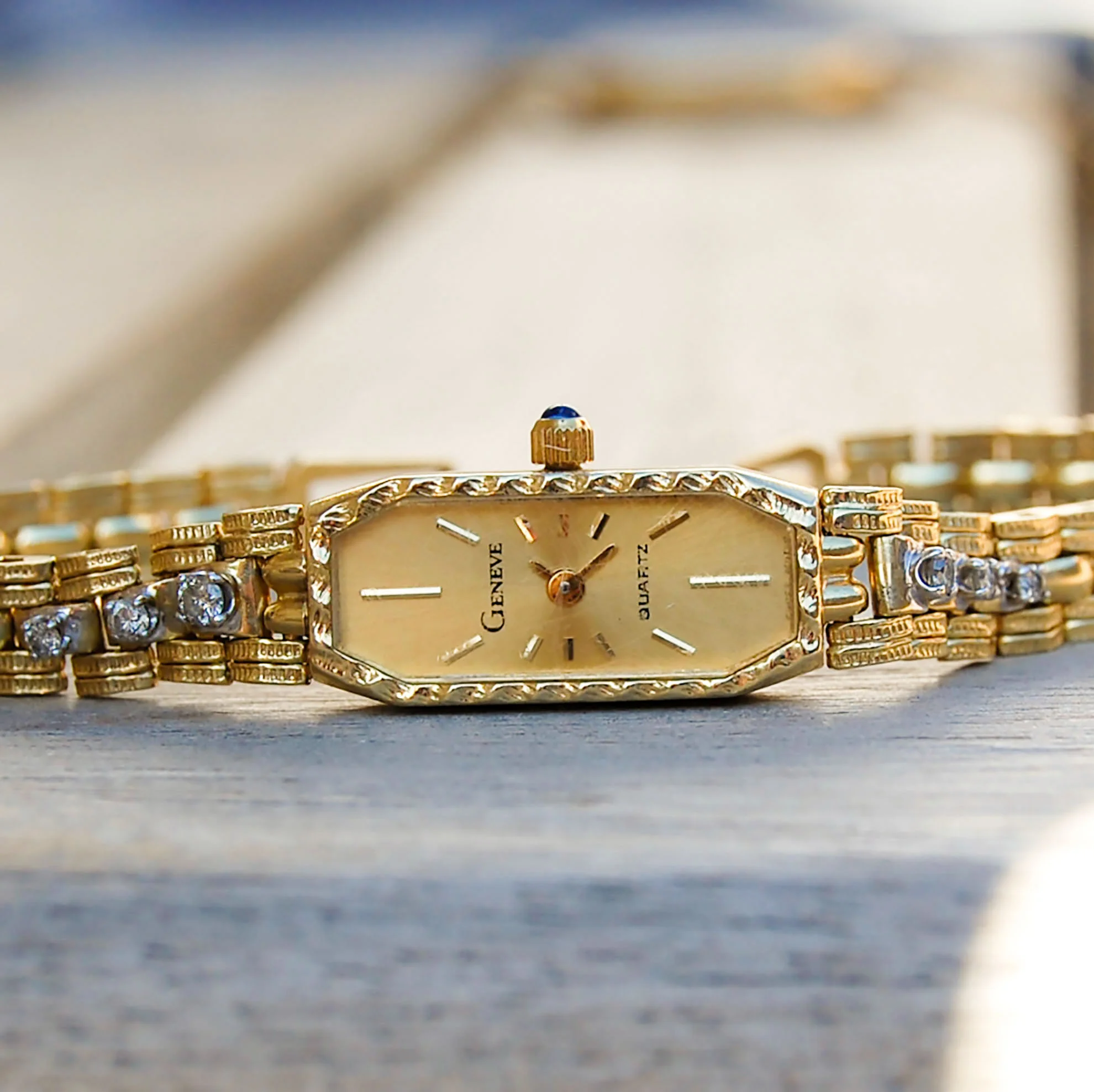 Vintage Jewelry, Vintage Watches, Restored Gold and Silver Earrings, Vintage Watches.