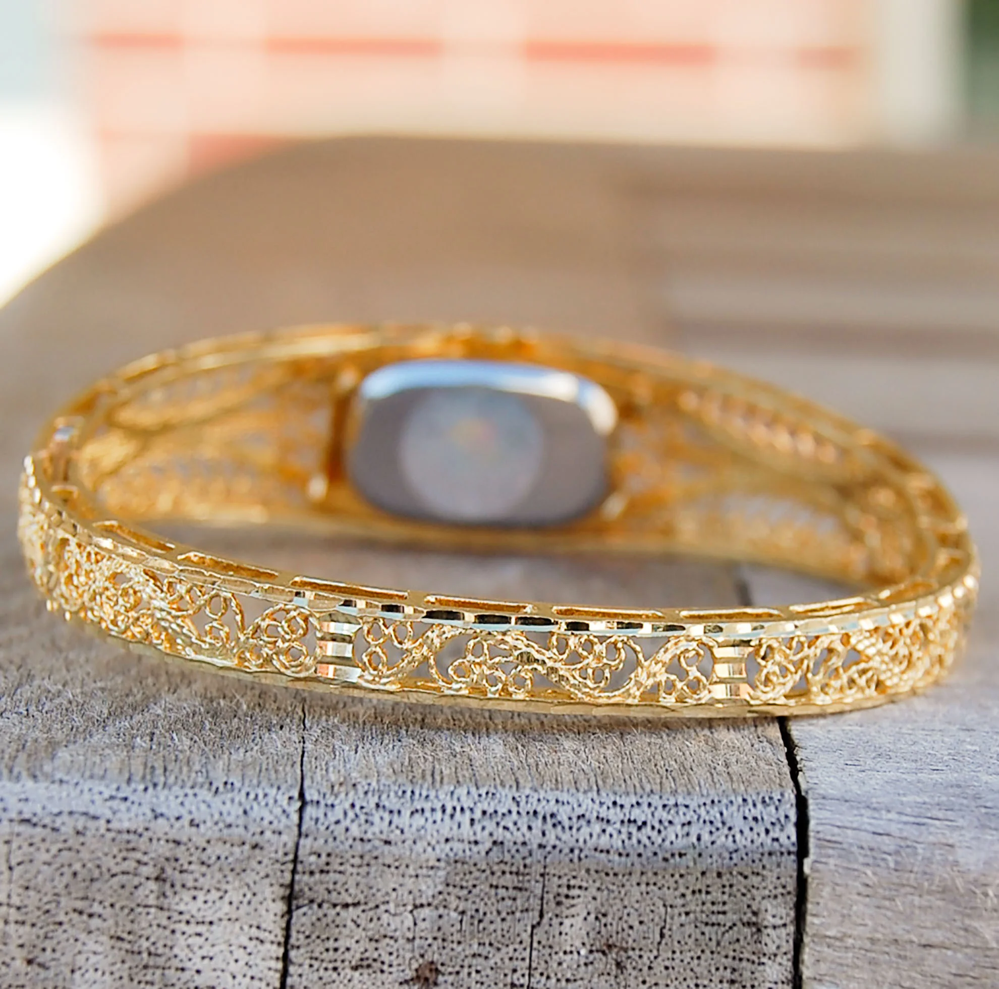 Vintage Jewelry, Vintage Watches, Restored Gold and Silver Earrings, Vintage Watches.