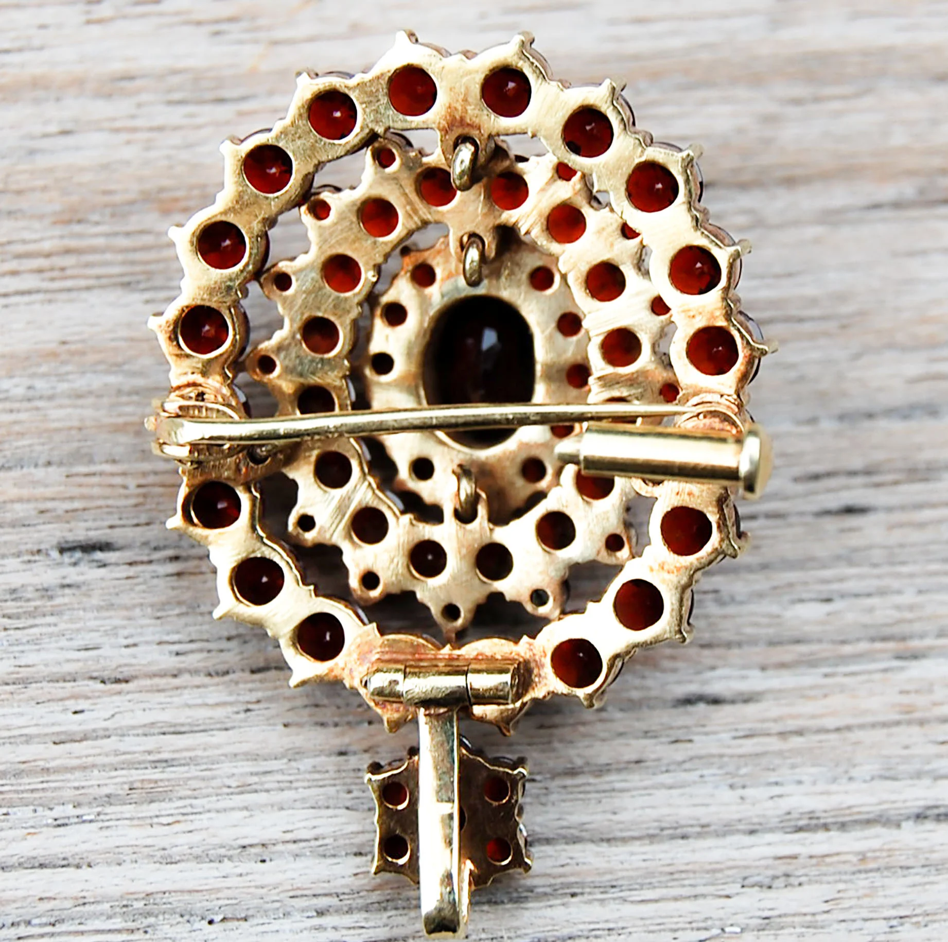 Vintage Jewelry, Vintage Brooches, Restored Gold and Silver Brooches, Vintage Diamonds.