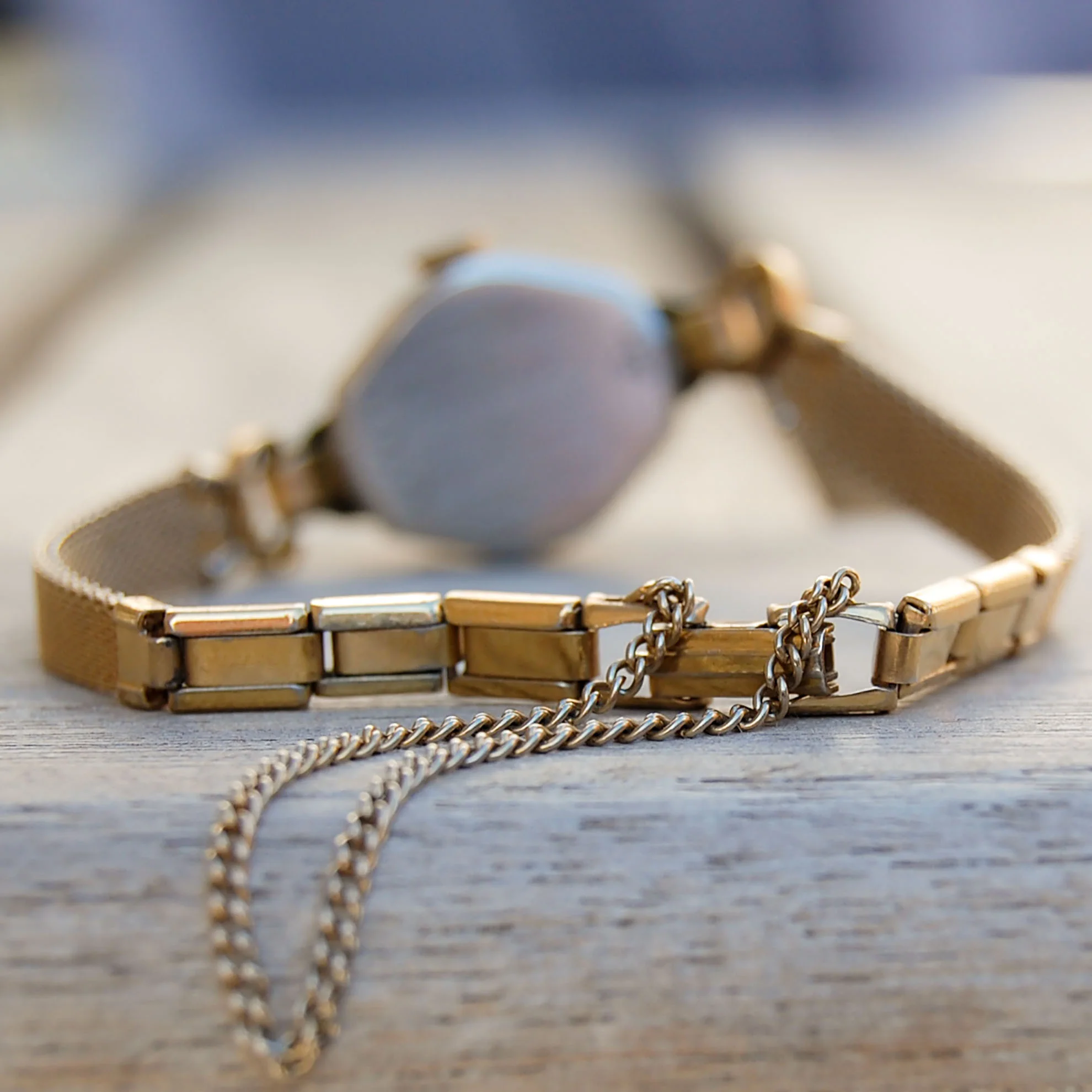 Vintage Jewelry, Vintage Watches, Restored Gold and Silver Earrings, Vintage Watches.