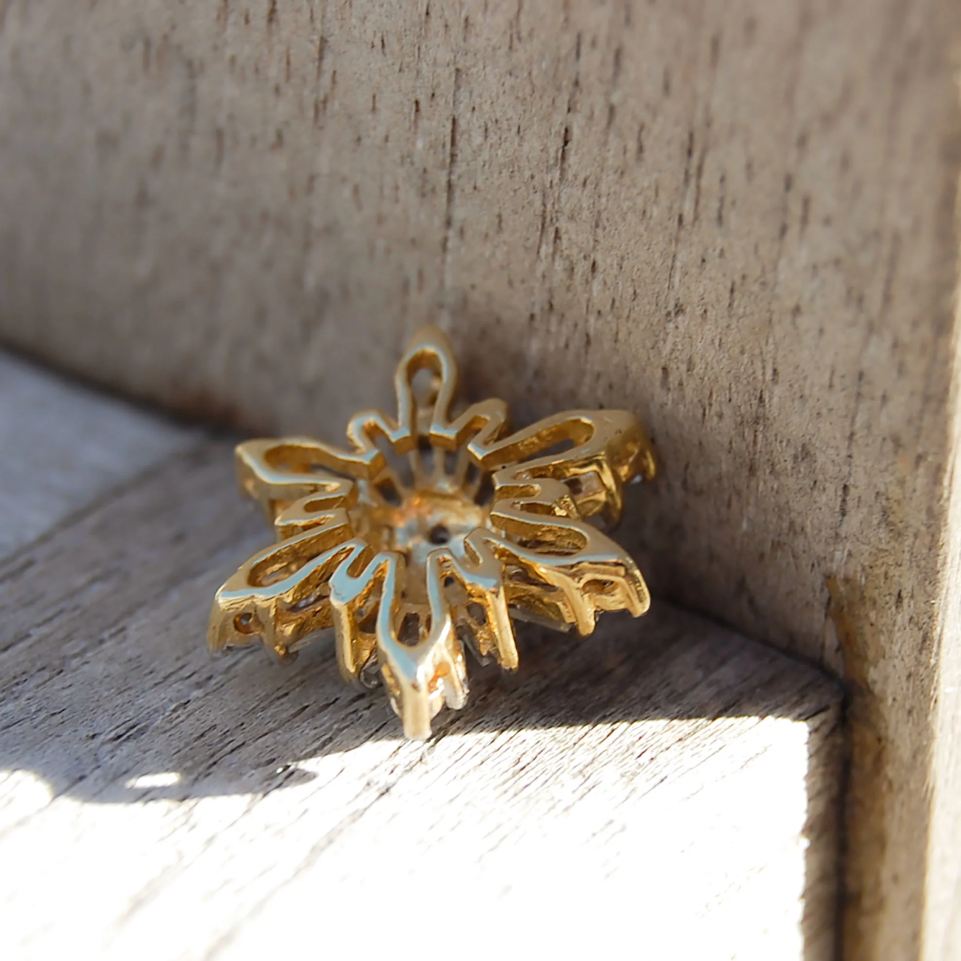 Vintage Jewelry, Vintage Pendants, Vintage Charms, Restored Gold and Silver Charms, Vintage Diamonds.