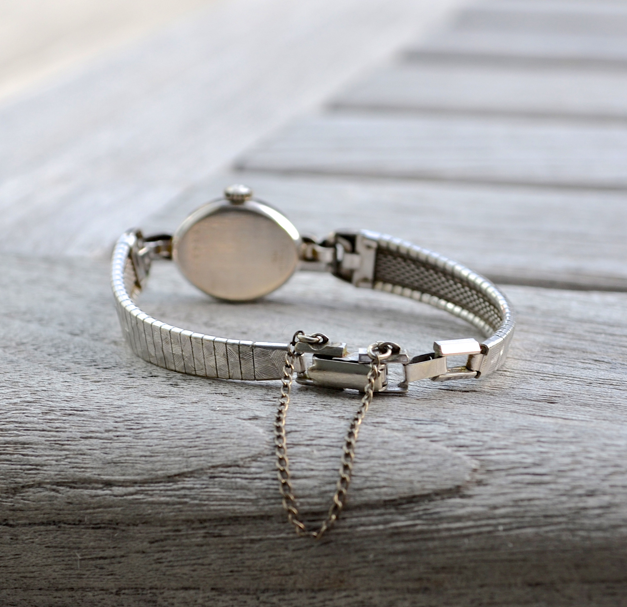 Vintage Jewelry, Vintage Watches, Restored Gold and Silver Earrings, Vintage Watches.