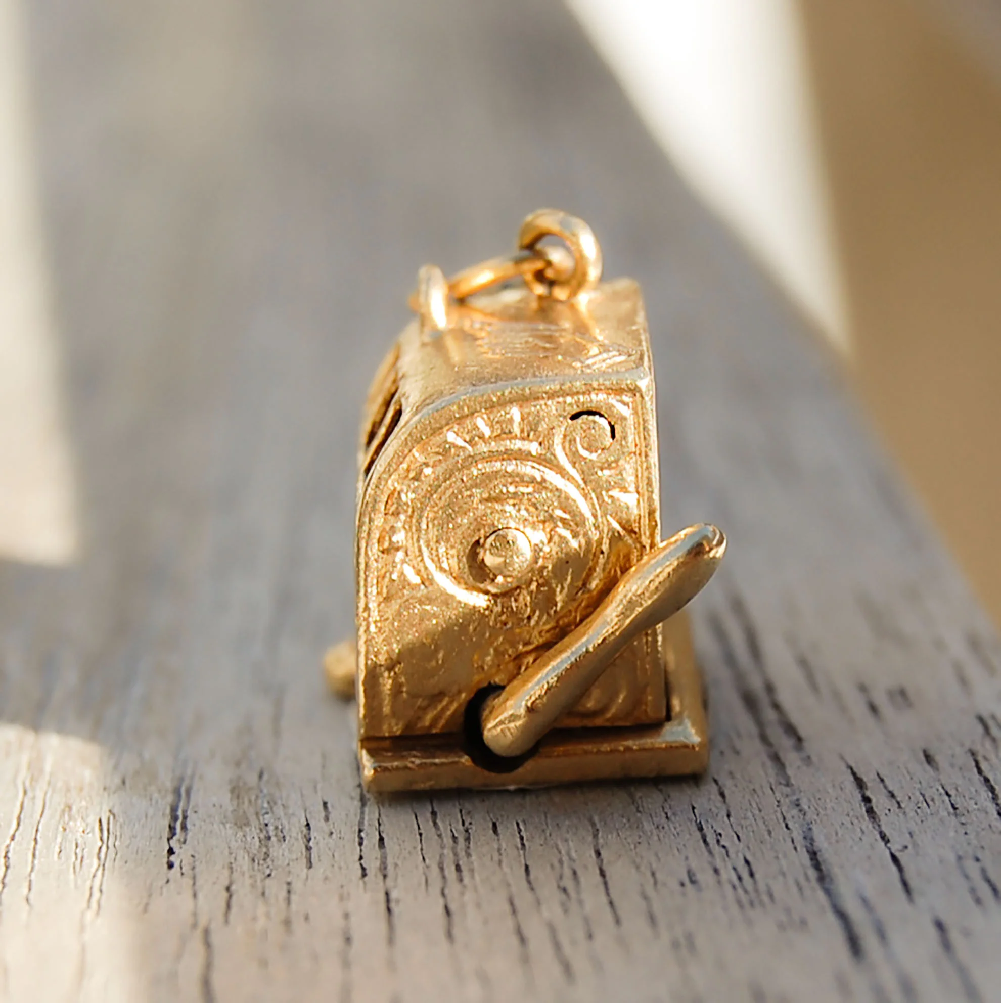 Vintage Jewelry, Vintage Pendants, Vintage Charms, Restored Gold and Silver Charms, Vintage Diamonds.