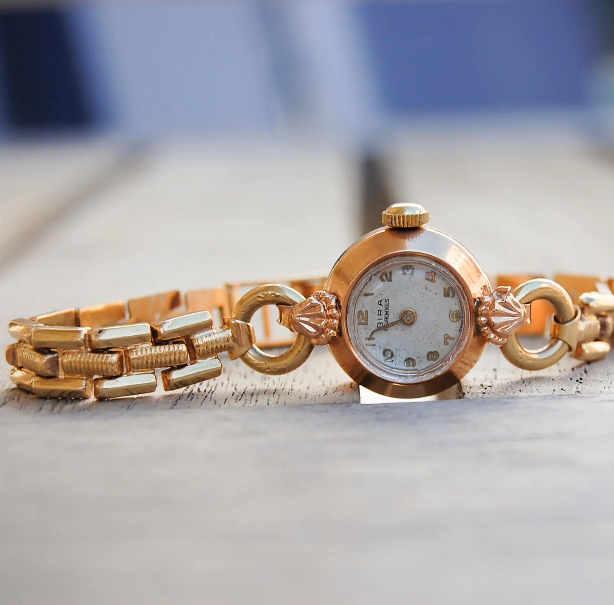 Vintage Jewelry, Vintage Watches, Restored Gold and Silver Earrings, Vintage Watches.