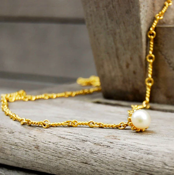 Vintage Jewelry, Vintage Necklaces, Restored Gold and Silver Necklaces, Vintage Diamonds.