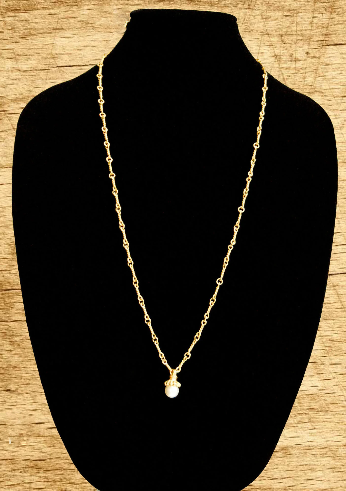 Vintage Jewelry, Vintage Necklaces, Restored Gold and Silver Necklaces, Vintage Diamonds.