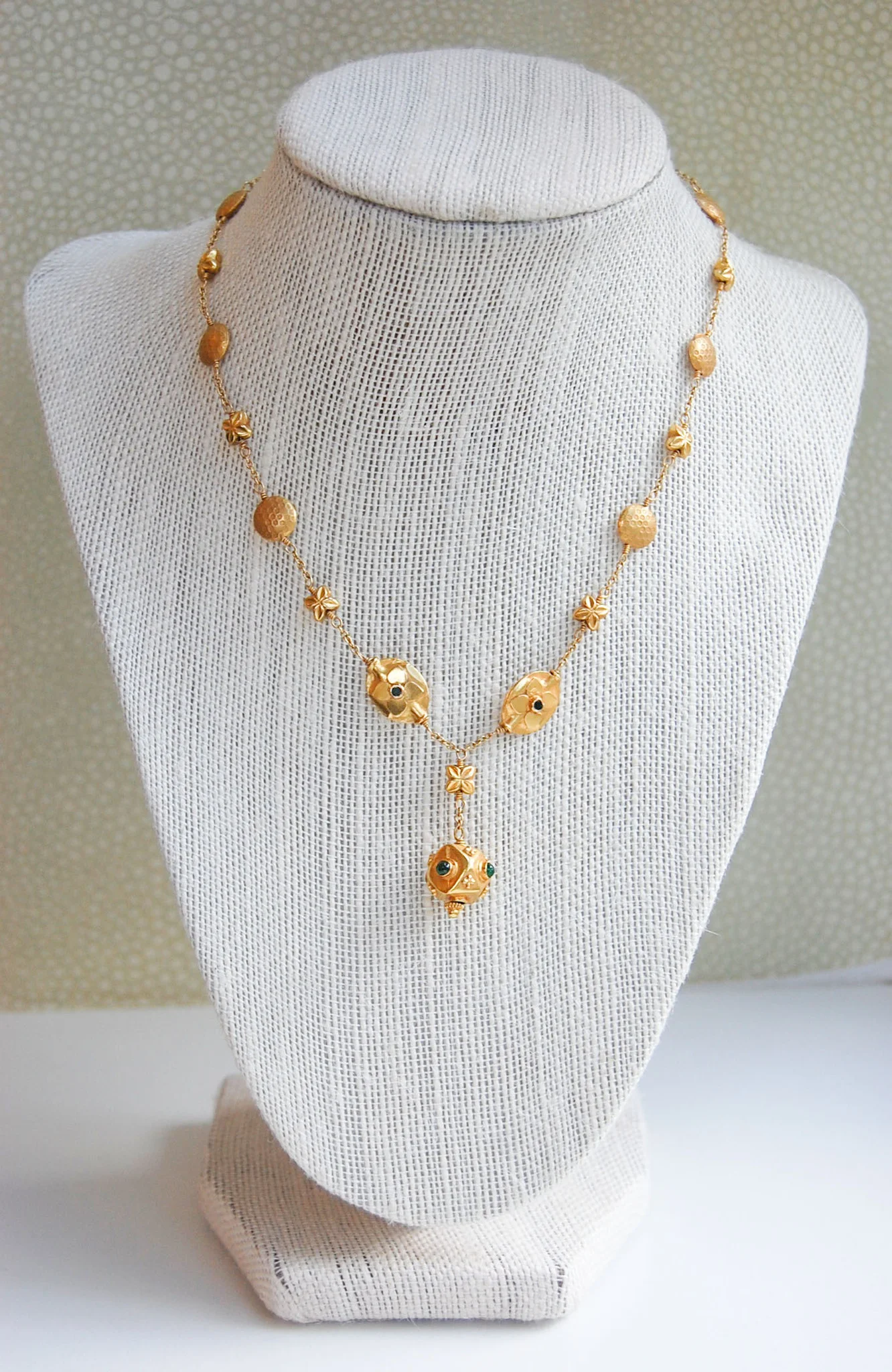 Vintage Jewelry, Vintage Necklaces, Restored Gold and Silver Necklaces, Vintage Diamonds.