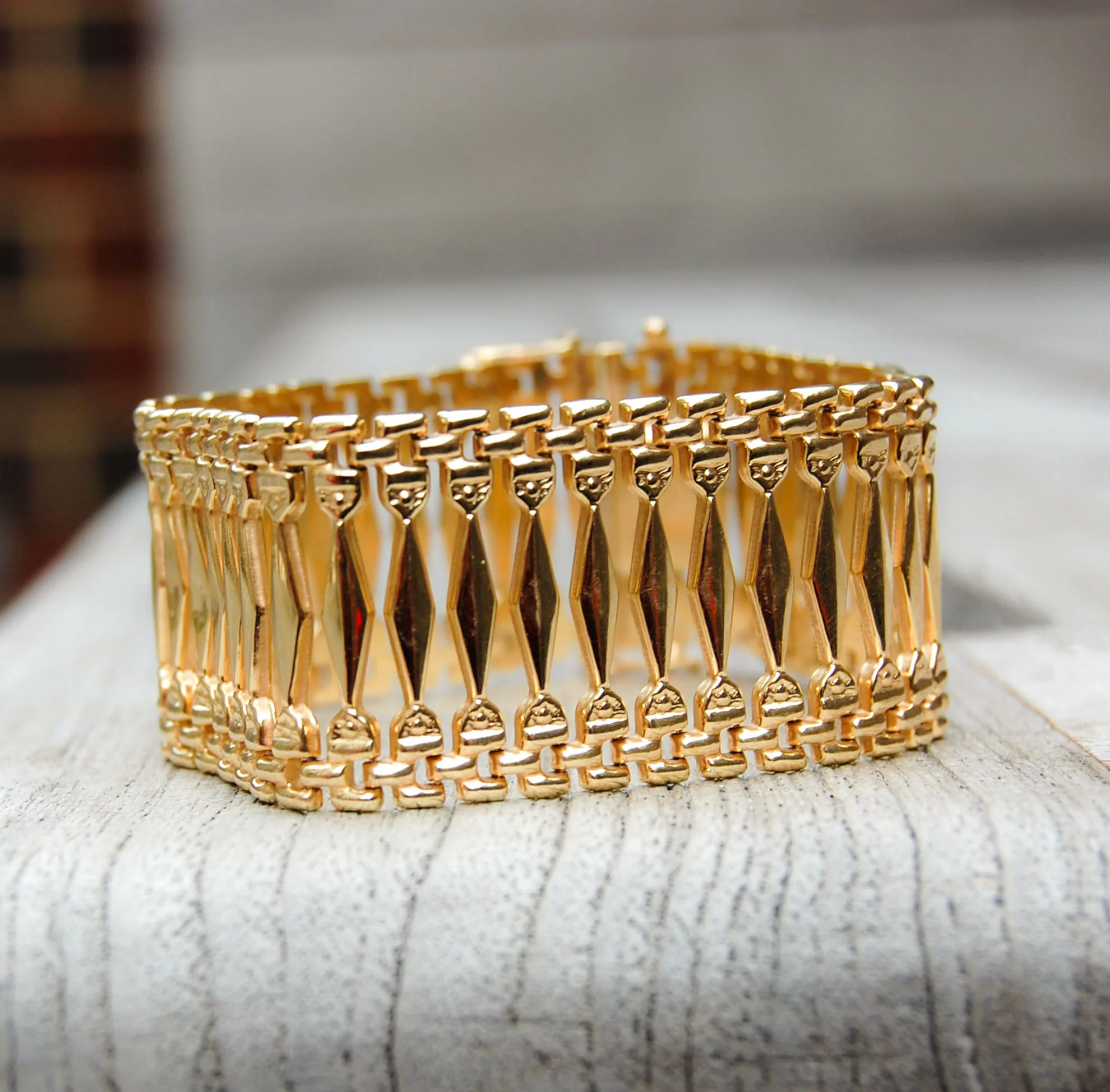 Vintage Jewelry, Vintage Bracelets, Restored Gold and Silver Bracelets, Vintage Diamonds.