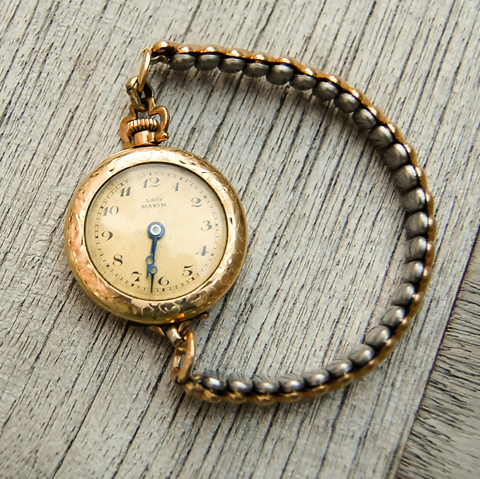 Vintage Jewelry, Vintage Watches, Restored Gold and Silver Earrings, Vintage Watches.
