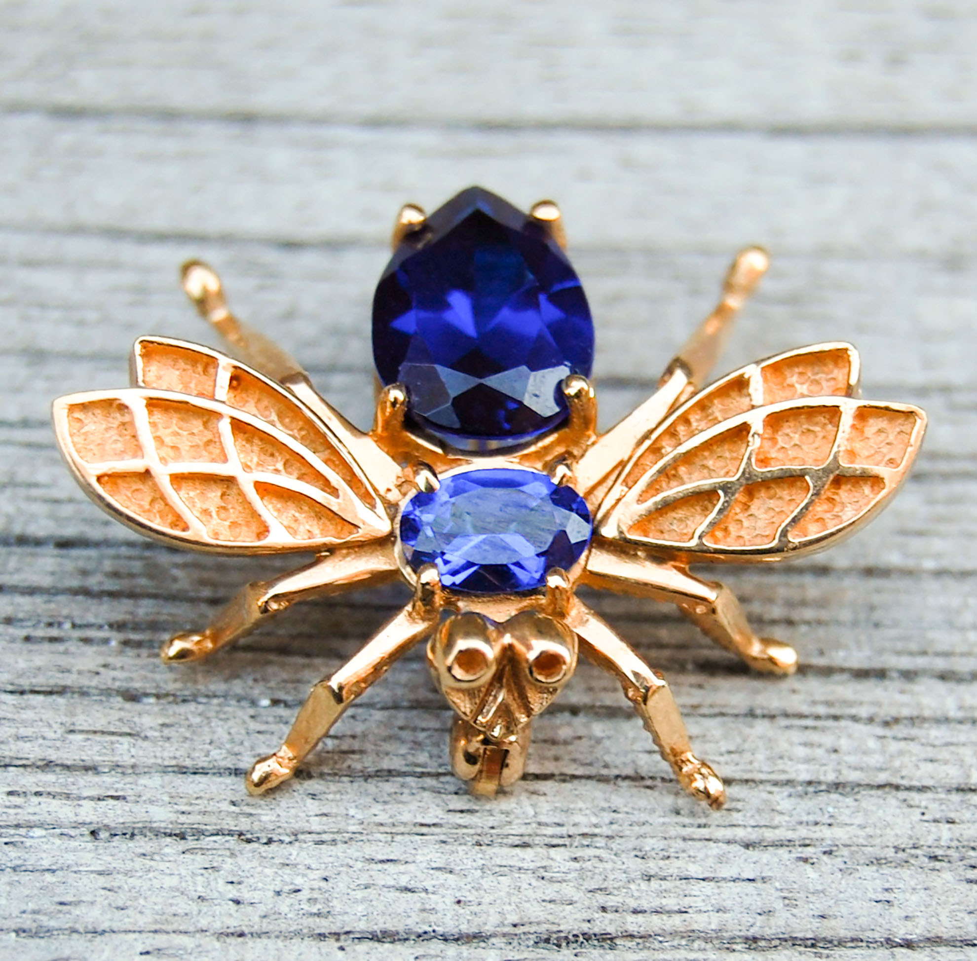 Vintage Jewelry, Vintage Brooches, Restored Gold and Silver Brooches, Vintage Diamonds.