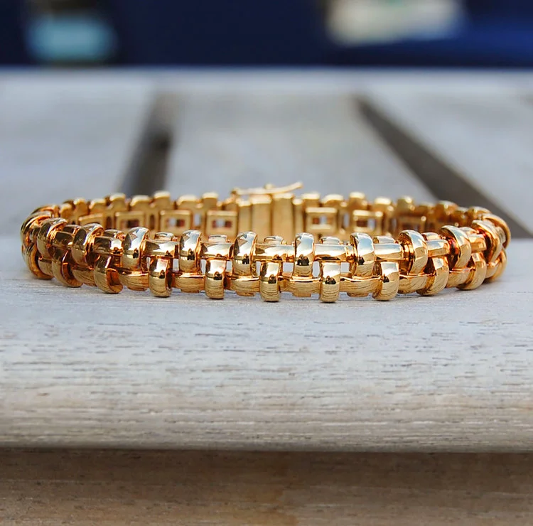 Vintage Jewelry, Vintage Designer Jewelry, Vintage Tiffany, Restored Vintage Gold and Silver Designer, Vintage Diamonds.