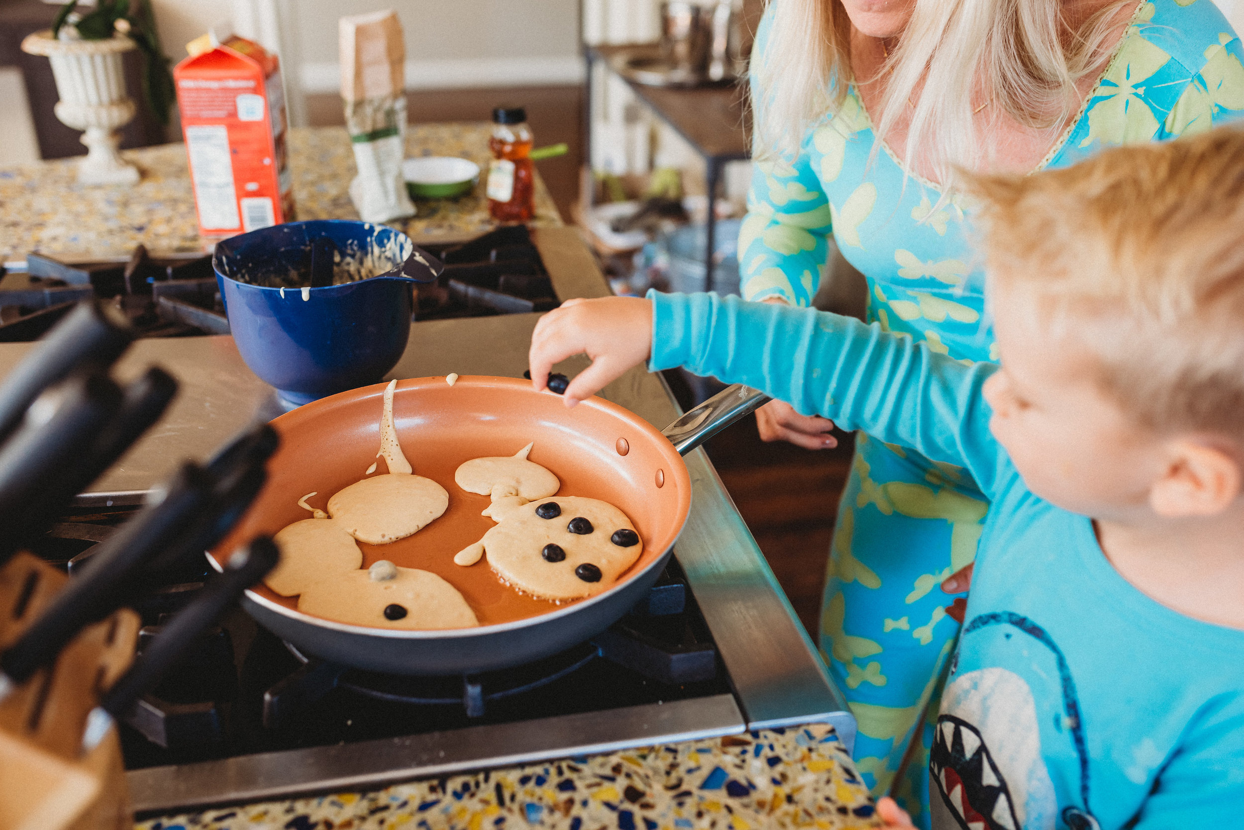 family pancakes morning routine mom of two toddlers pj mornings family time quality time23.jpg