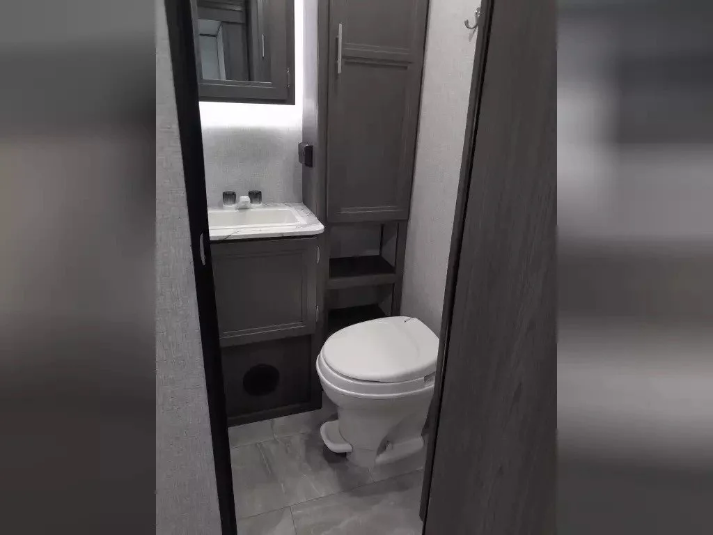 2021 Dutchmen Travel Trailer RV KODIAK ULTRA LITE 283BHSL-toilet