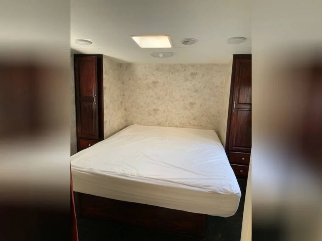 2007 Eclipse Recreational Vehicles ATTITUDE 27FSvv.jpg