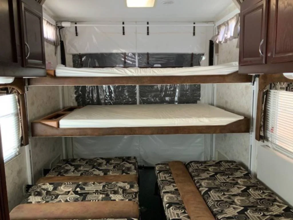 2007 Eclipse Recreational Vehicles ATTITUDE 27FSv.jpg