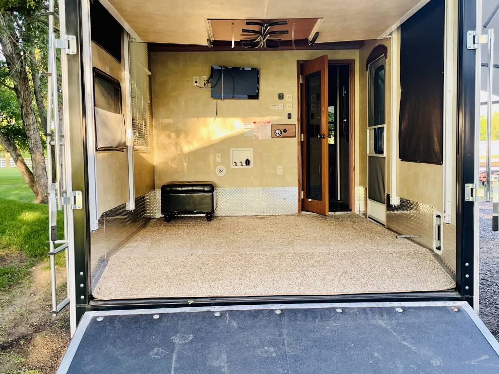 2012 Keystone Fifth Wheel RV RAPTOR 410LEV Back Opening