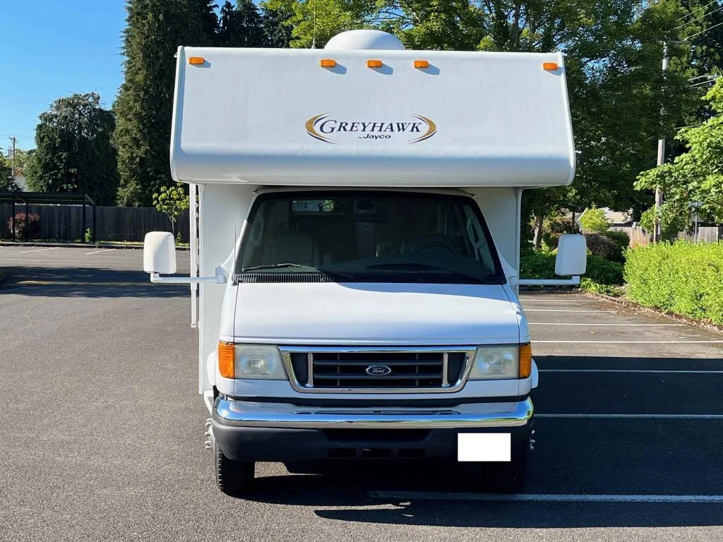 2004 Jayco Class C RV GREYHAWK 24SS Front