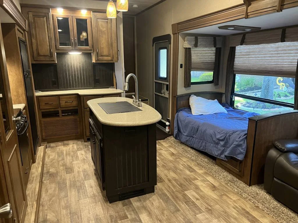2015 Grand Design Fifth Wheel RV REFLECTION 323BHS Interio
