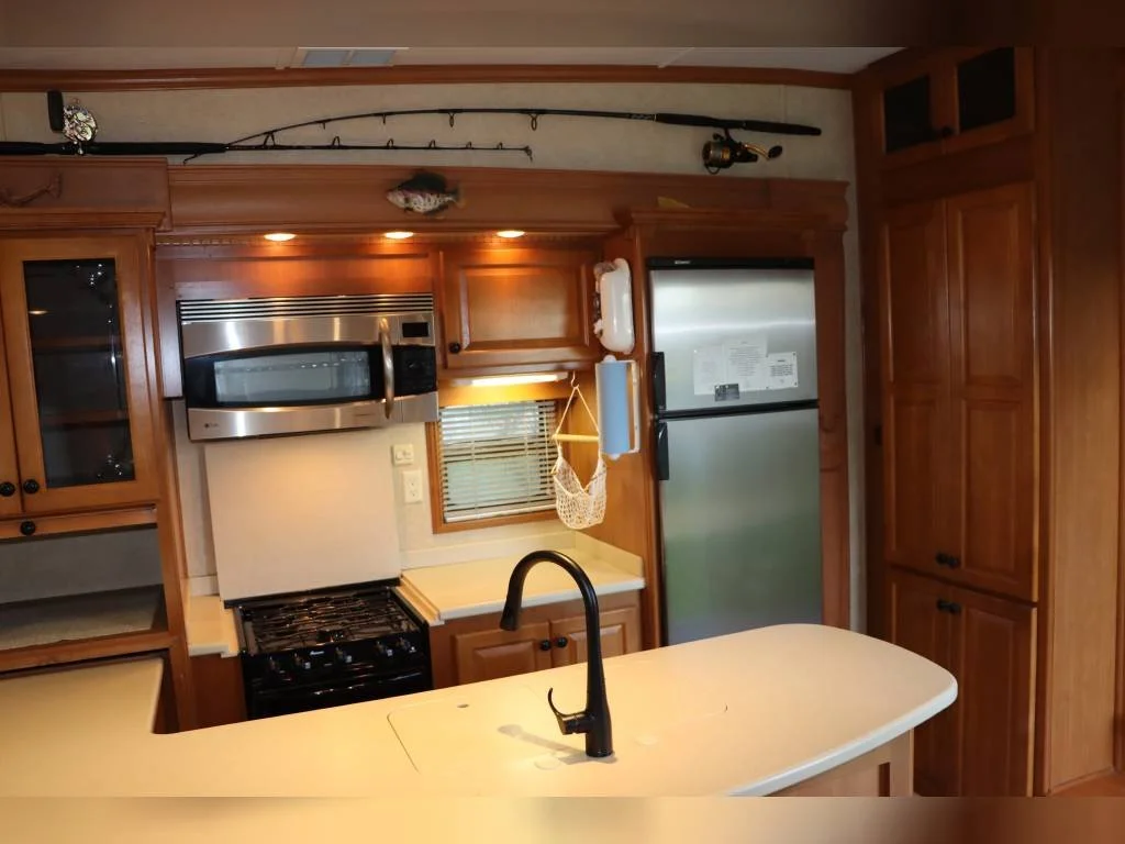 2008 DRV Fifth Wheel RV MOBILE SUITES 36TK3 Kitchen