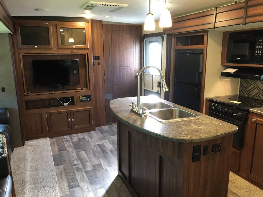 2017 Heartland Travel Trailer RV MALLARD Kitchen