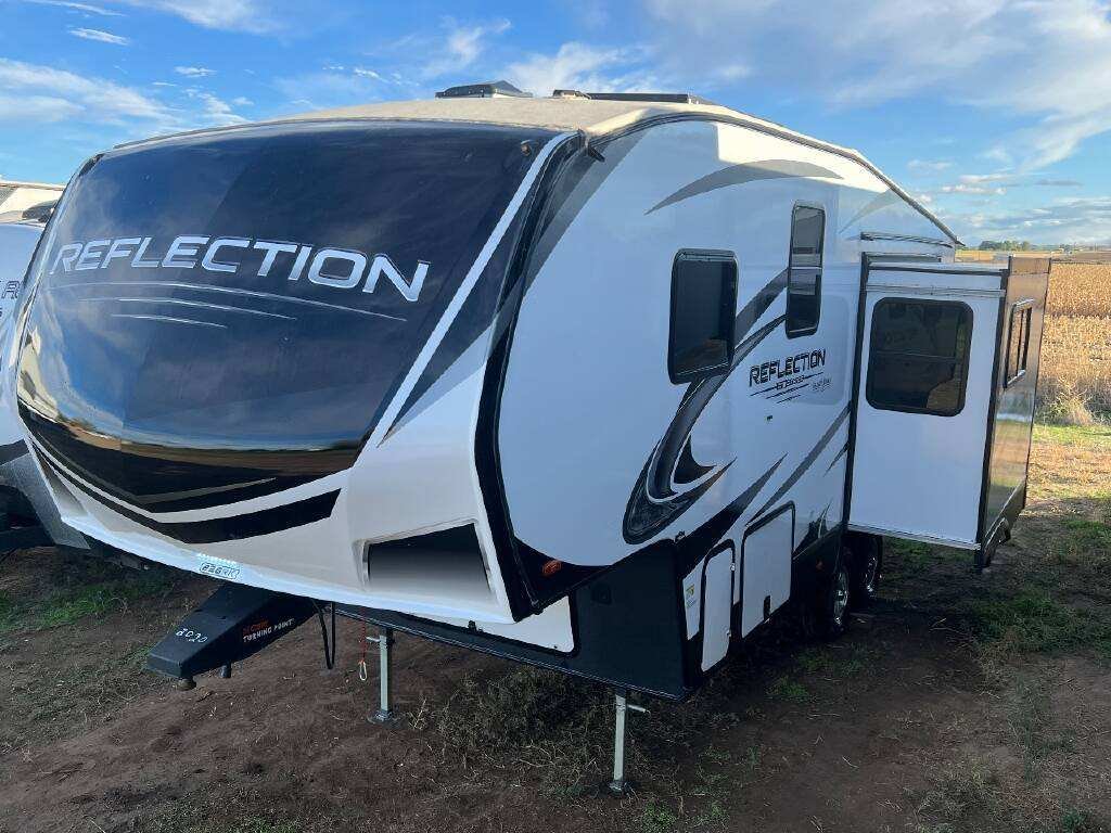 2022 Grand Design Fifth Wheel RV REFLECTION 150 226RK back side view.jpg