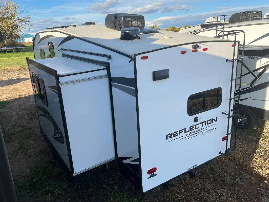 2022 Grand Design Fifth Wheel RV REFLECTION 150 226RK back full view.jpg