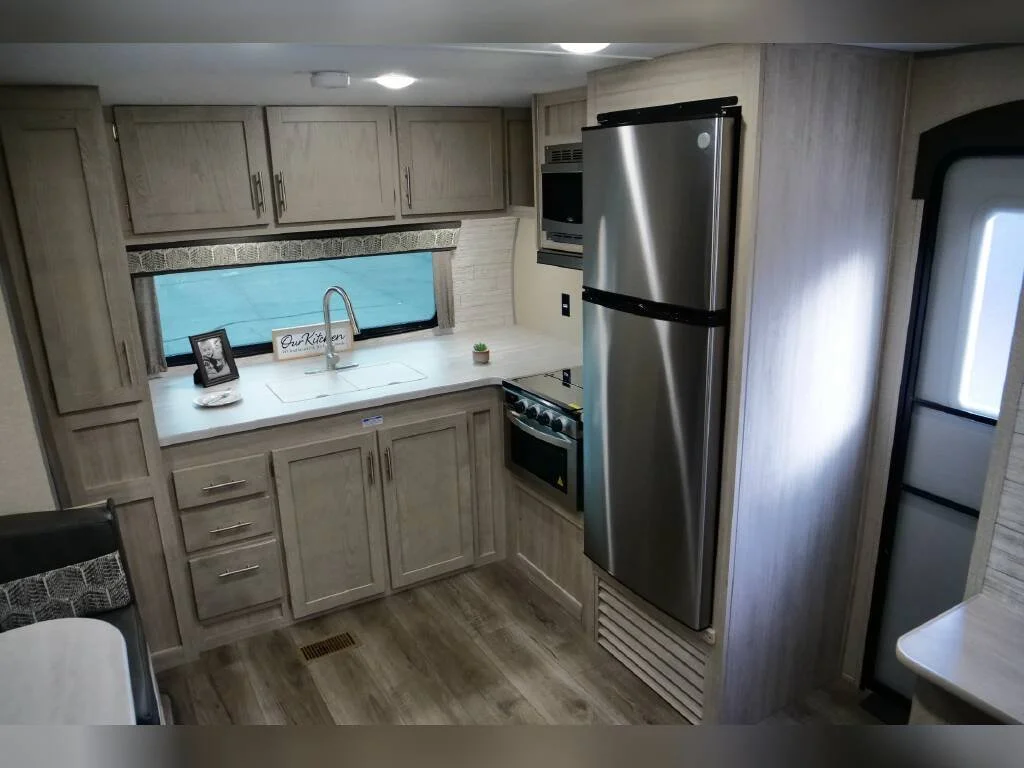 2023 Coachmen Travel Trailer RV CATALINA LEGACY EDITION 263FKDS Basin