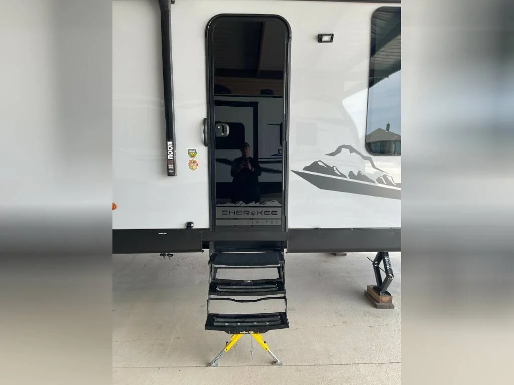 2023 Forest River Travel Trailer RV CHEROKEE GREY WOLF 294GEBG Door