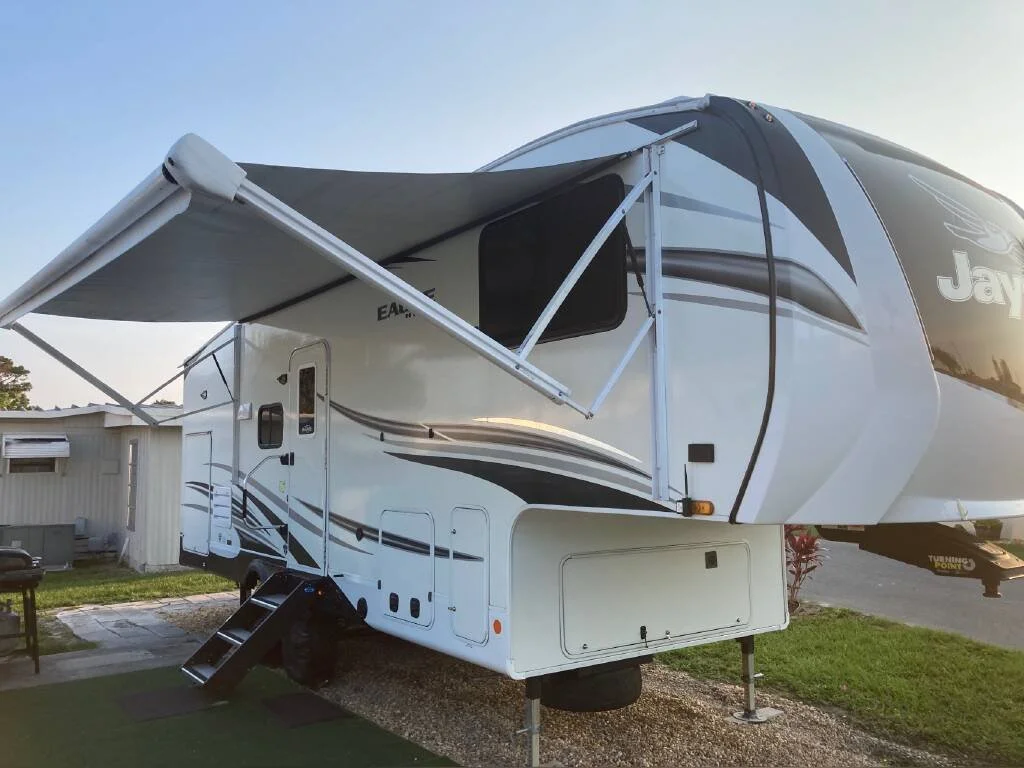 2021 Jayco Fifth Wheel RV EAGLE HT 25.5REOK Side View