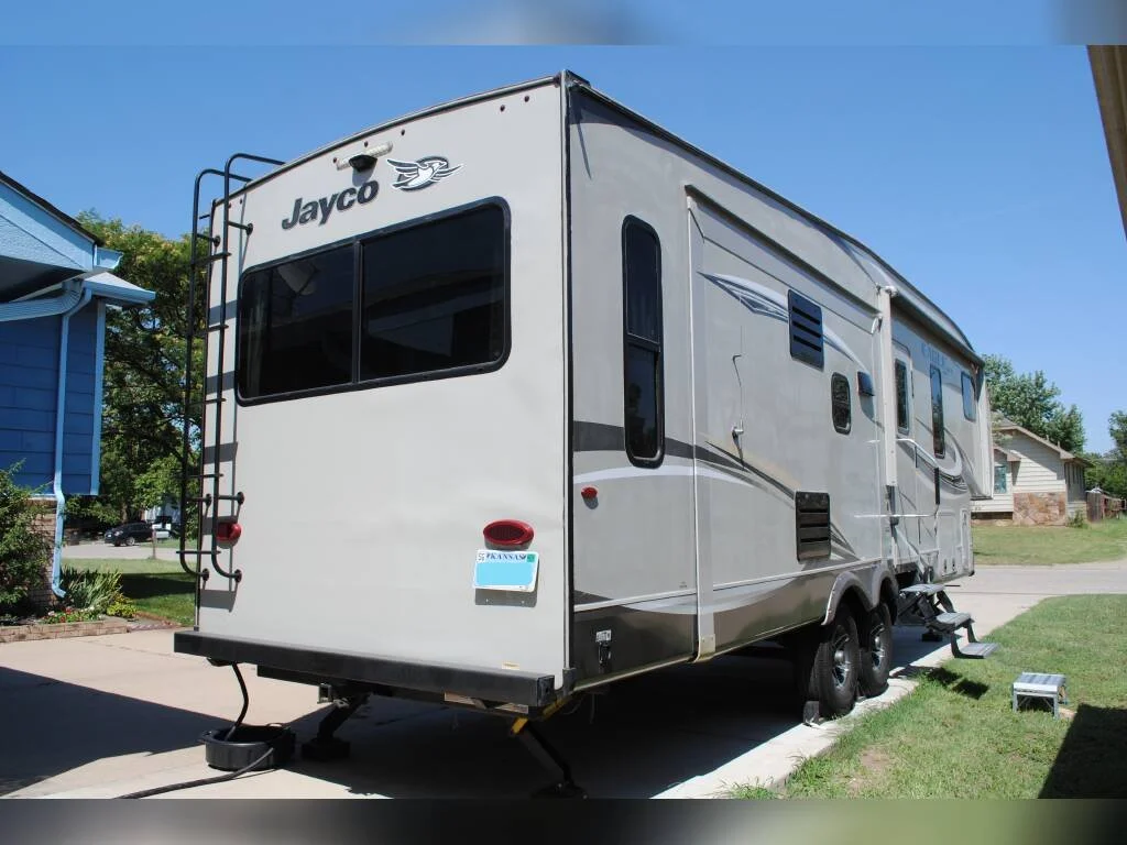 2018-Jayco-Fifth-Wheel-RV-EAGLE HT-28.5RSTS-Back-View.jpg