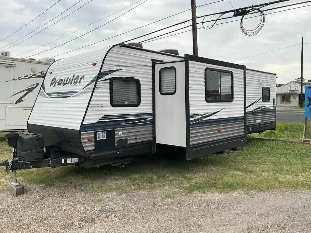2021 Heartland Travel Trailer Toy Hauler RV PROWLER 281 TH Side View