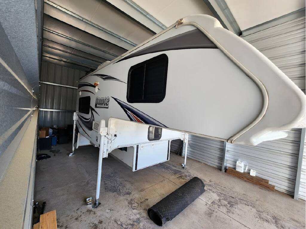 2014-Lance-850-TRUCK-CAMPER-LONG-BED-font-view