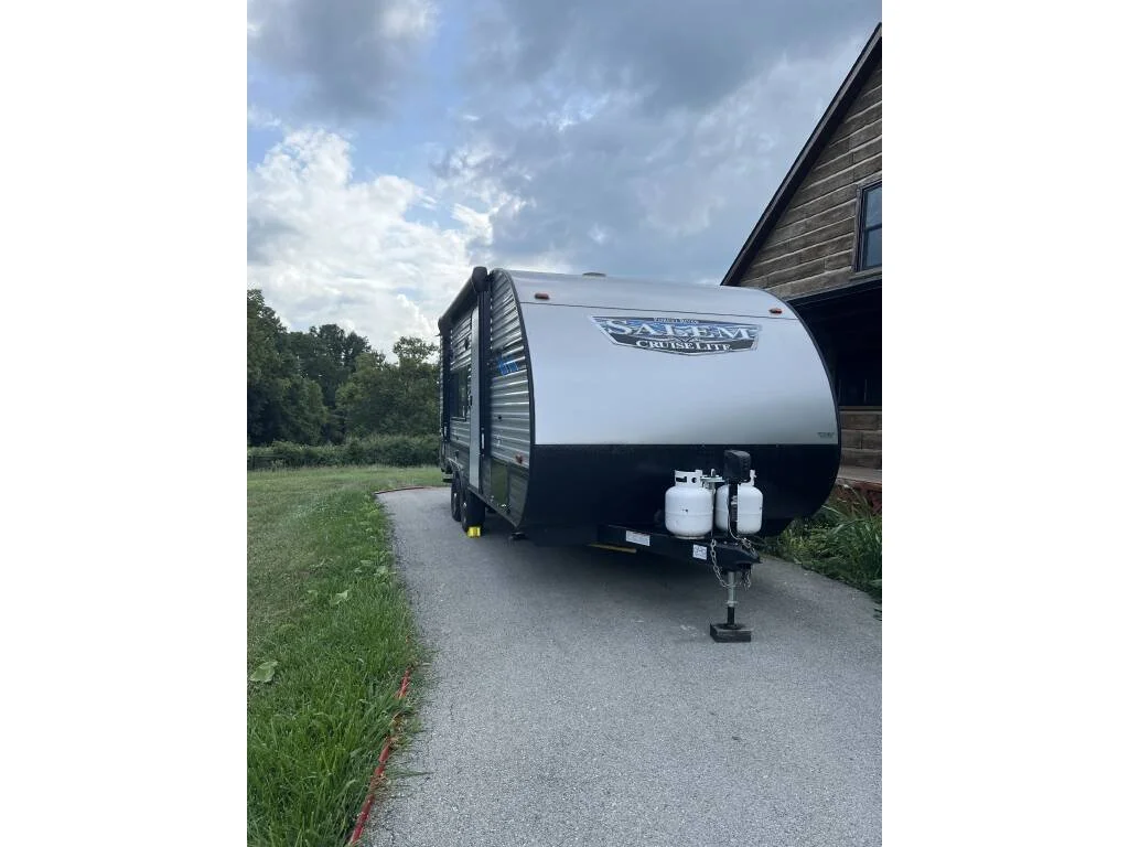 2022-Forest-River-SALEM-CRUISE-LITE-font-view