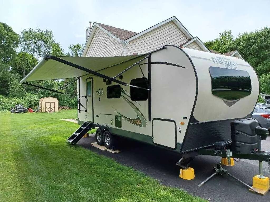 2019-Forest-River-ROCKWOOD-MINI-LITE-2511S