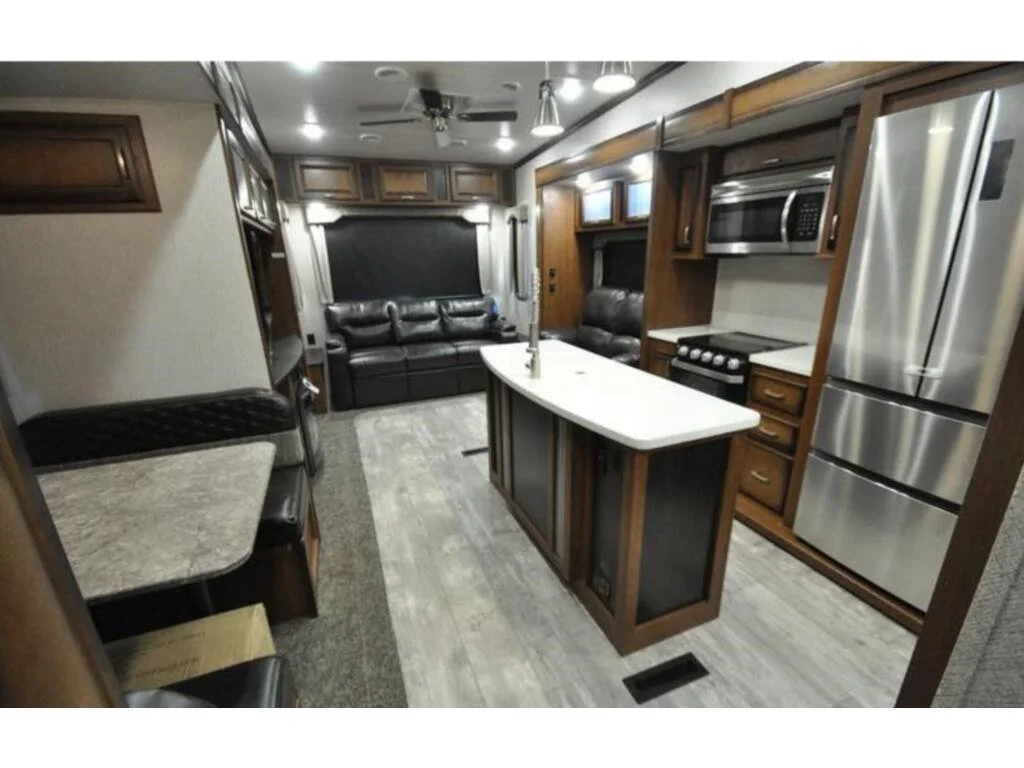 2018-Heartland-ELKRIDGE-39-MBHS-indoor