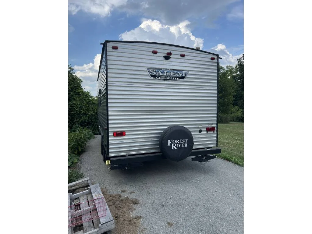 2022-Forest-River-SALEM-CRUISE-LITE-back-view