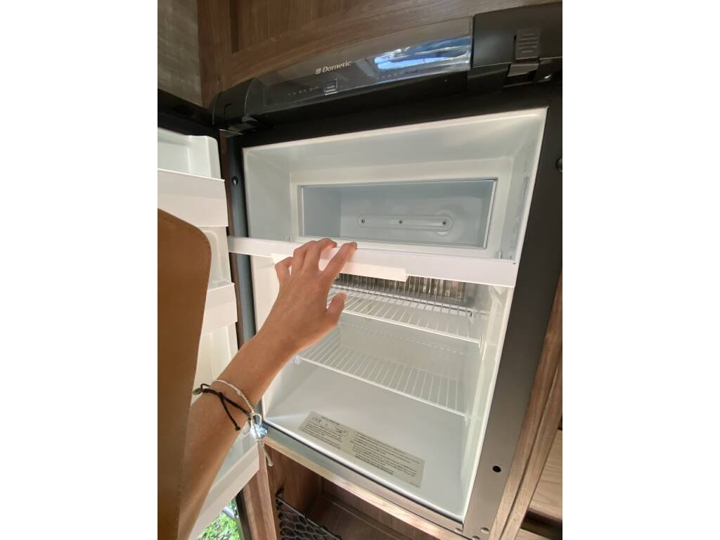 2017-Forest-River-PALOMINO-10ST-fridge